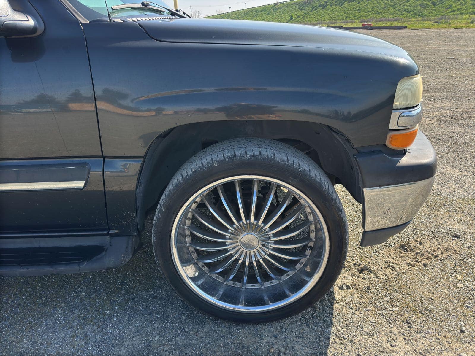 2004 Chevrolet Tahoe, photo 13 of 74