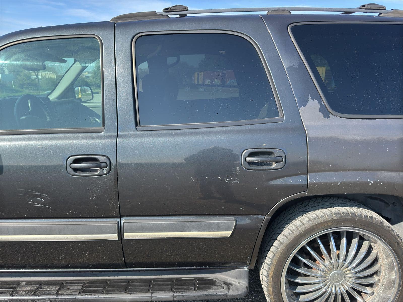 2004 Chevrolet Tahoe, photo 29 of 74