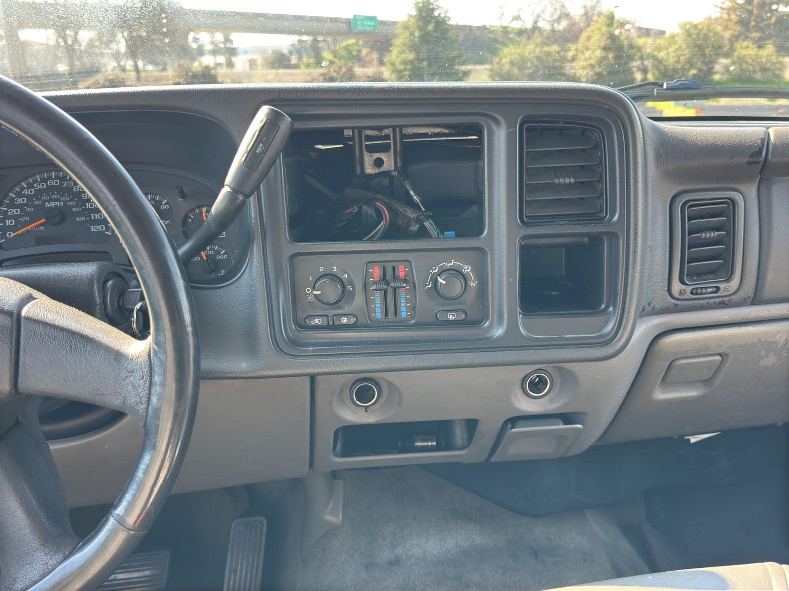 2004 Chevrolet Tahoe, photo 48 of 74