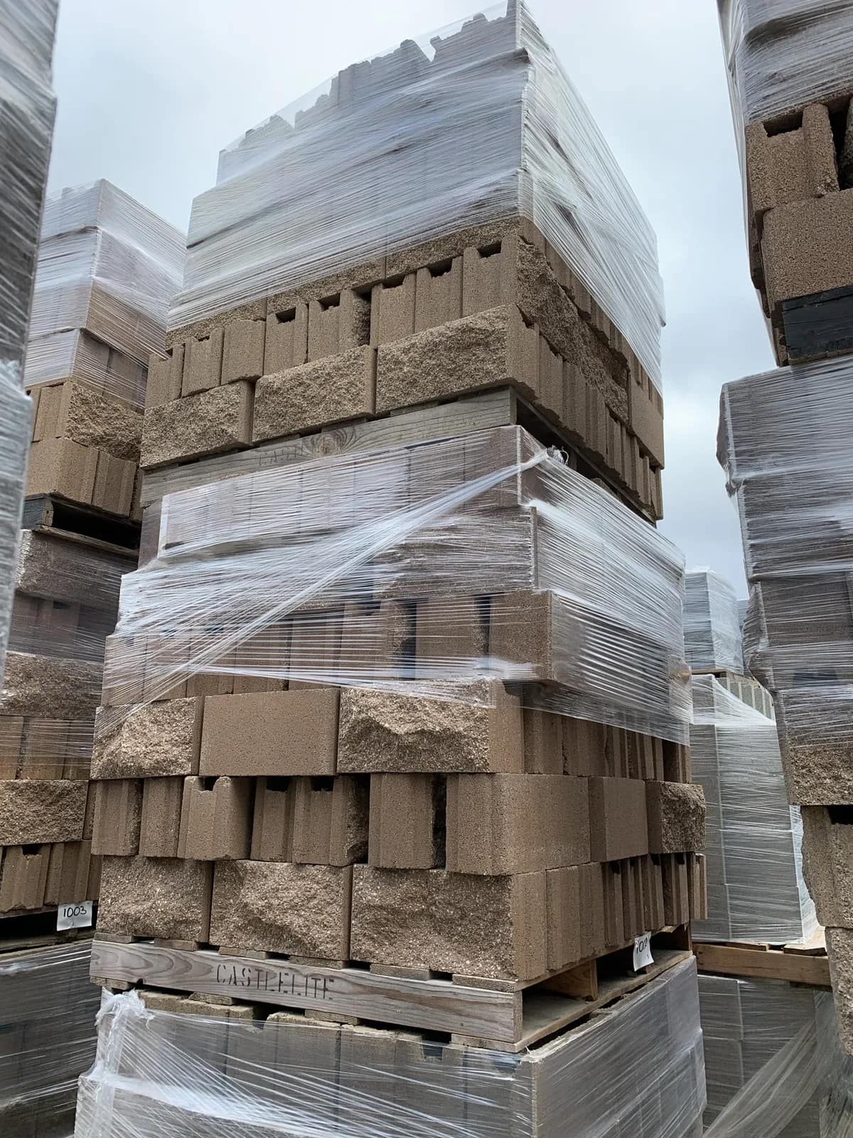 3-pallets-of-6x8x16-split-face-one-side-fence-block-tan-35040d