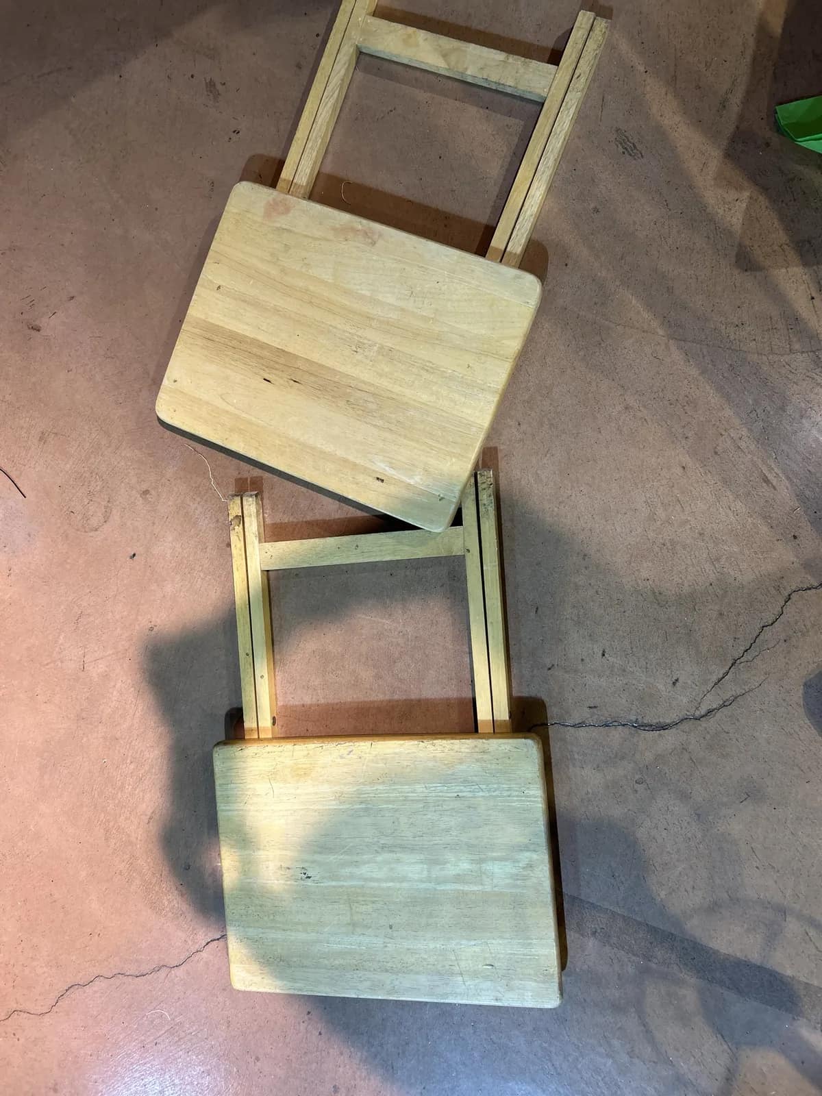2-tv-trays-ec7dd0