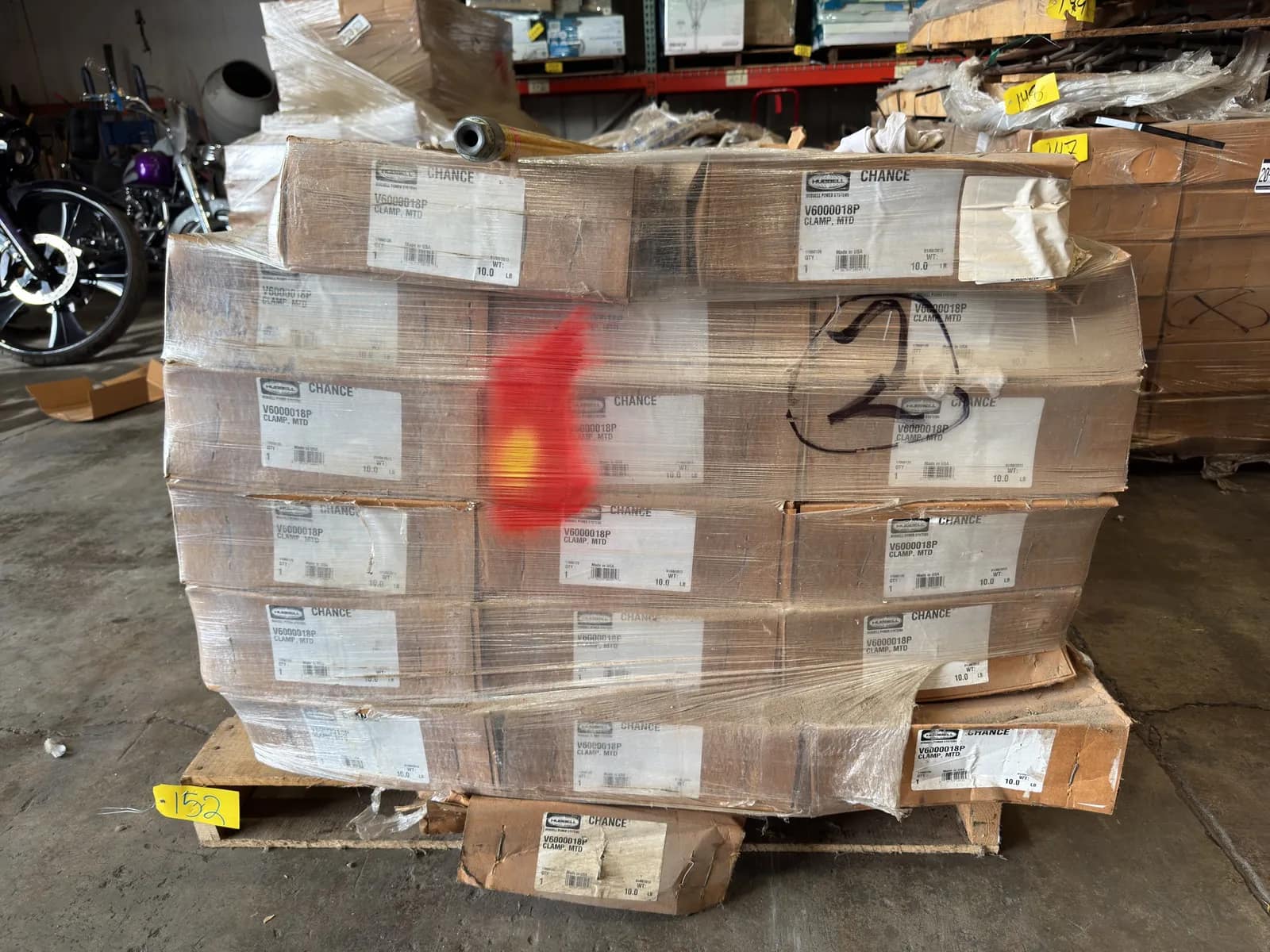 contents-of-pallet-17-hubbell-chance-clamps-and-salisbury-poles-66db21
