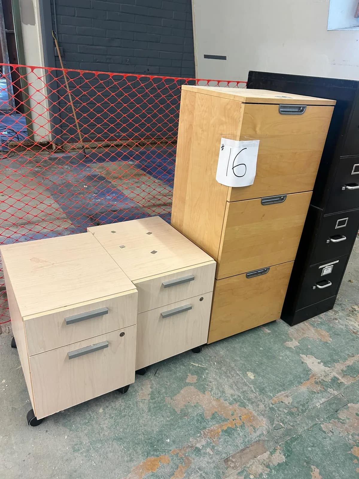 4-file-cabinets-mnjj2vxe