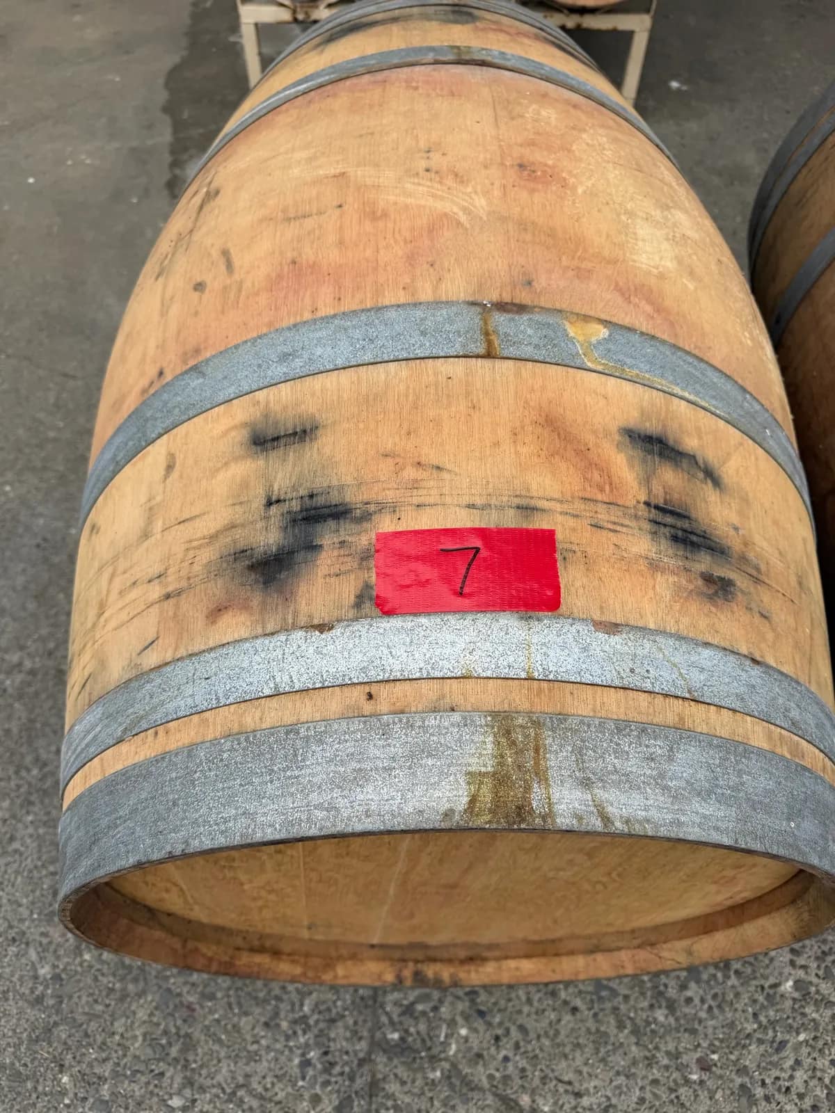 oak-wine-barrel-with-metal-bands-59-gallon-capacity-0107-1774990670628-mnf3m6uc