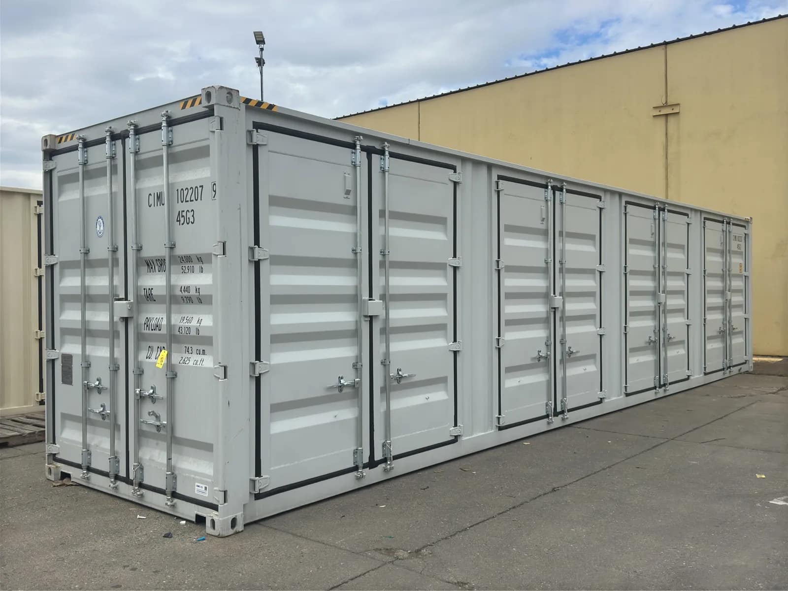 2025-40-high-cube-4-side-door-one-trip-shipping-container-mnf46guq