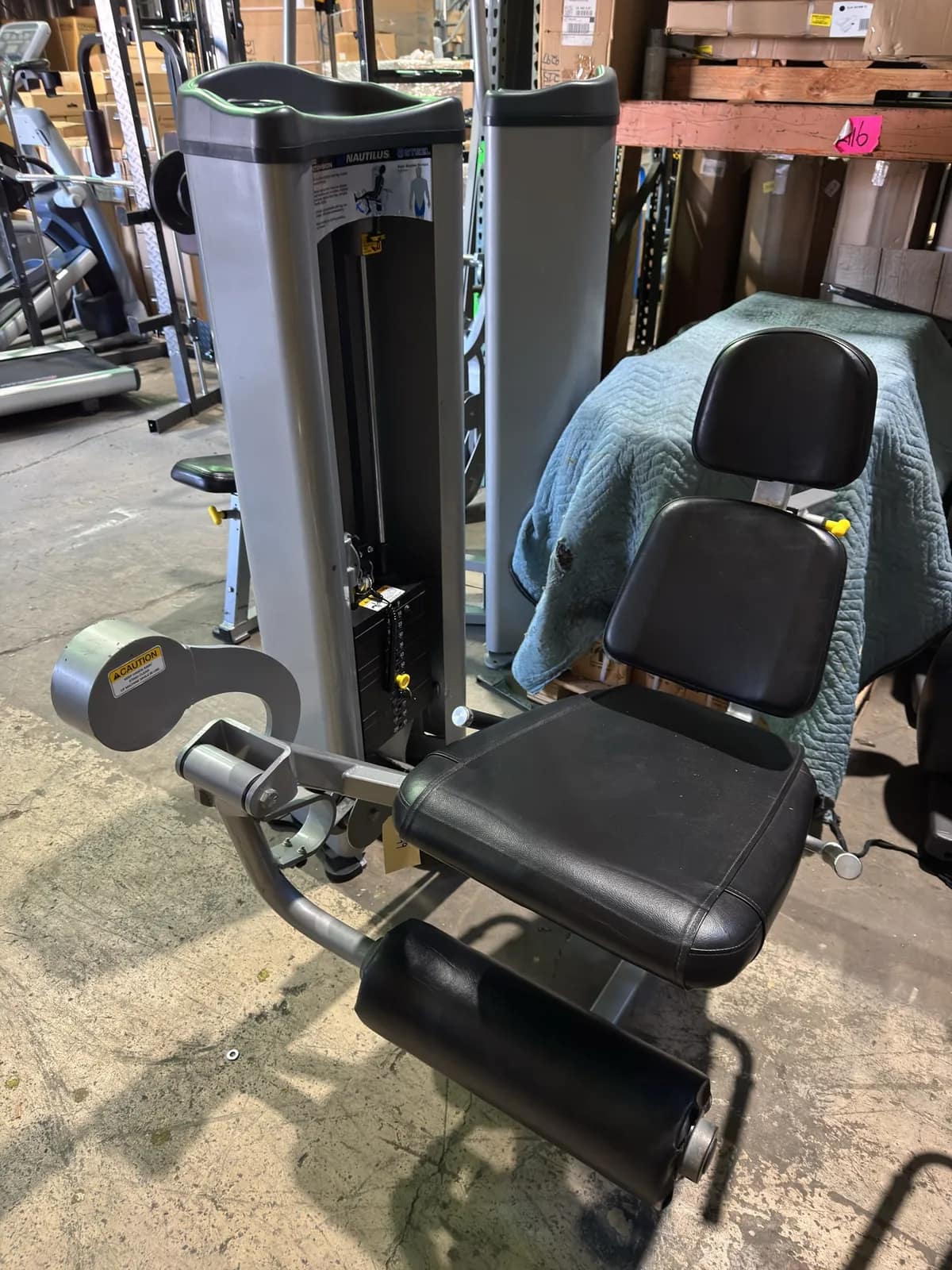 nautilus-s4le-leg-extension-machine-0d2eb8