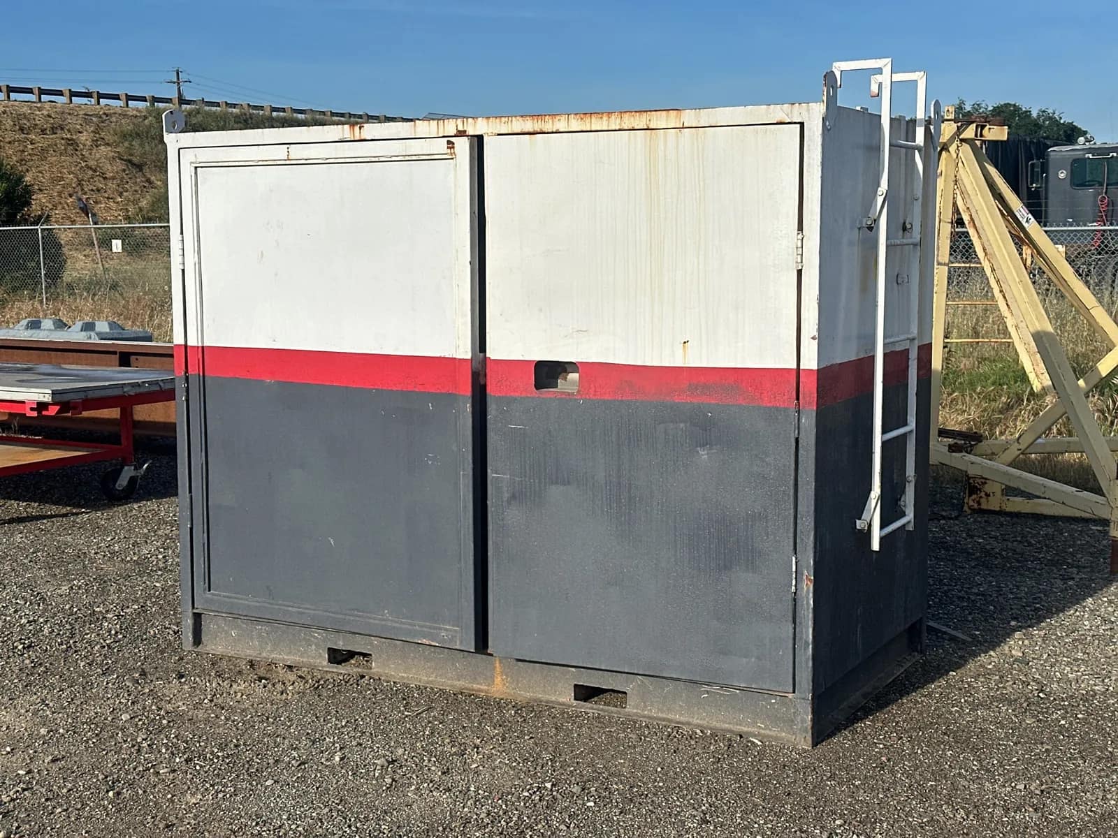heavy-duty-8x4-storage-box-mnqdvpcb