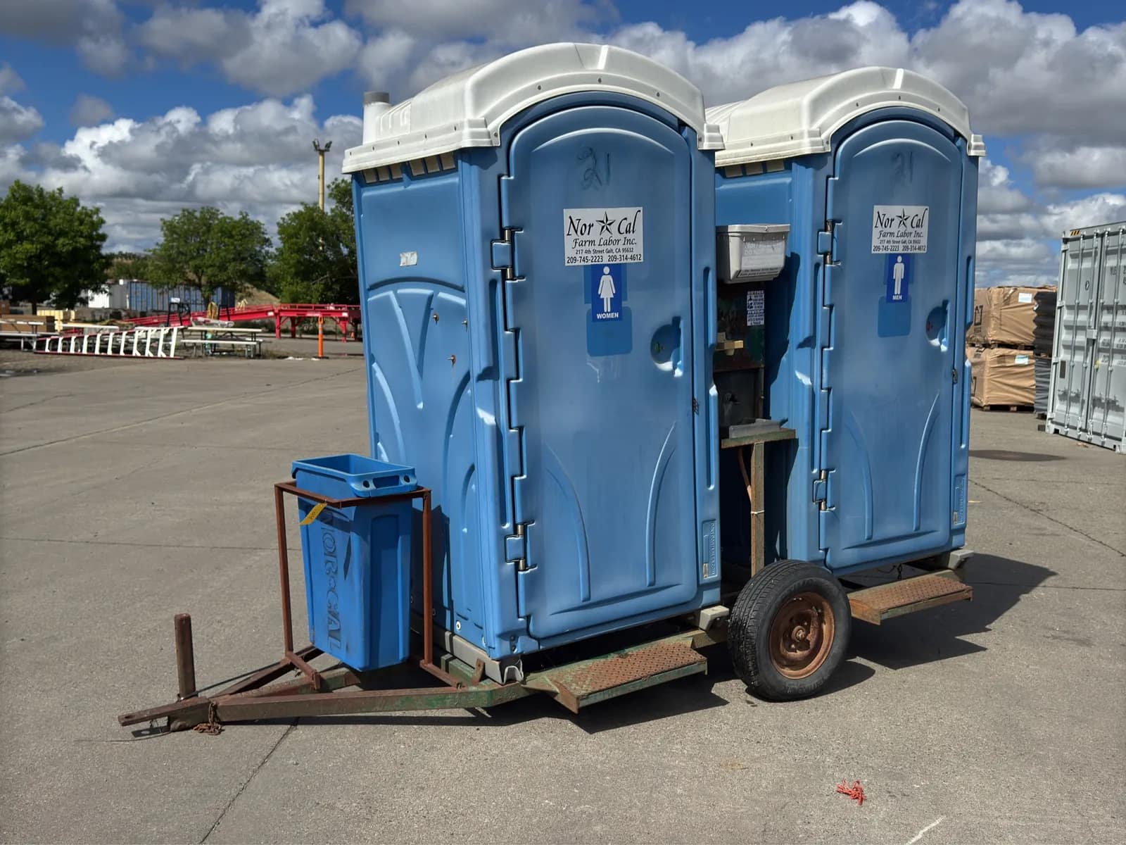 10-dual-port-a-potty-trailer-mnxhqkfv