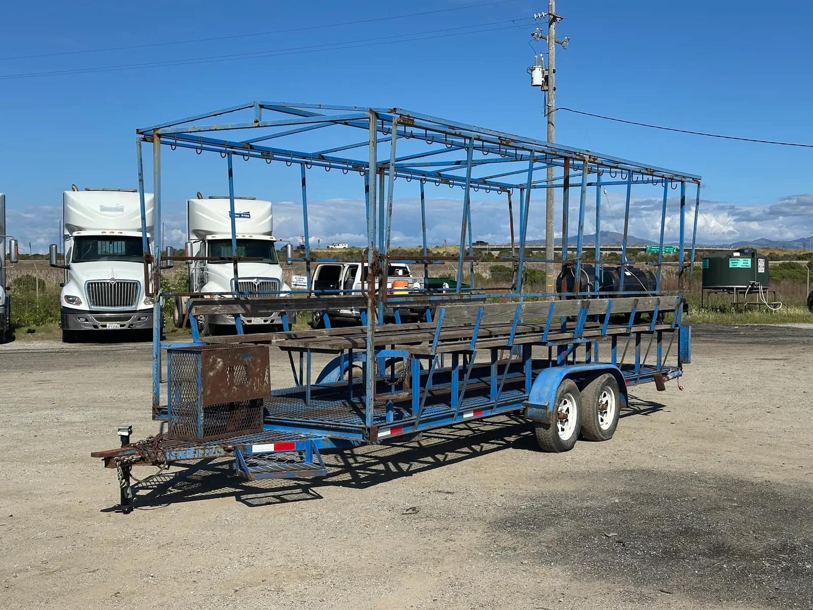 2015-20-double-axle-shade-trailer-with-2-16-benches-and-table-mobzi6e6