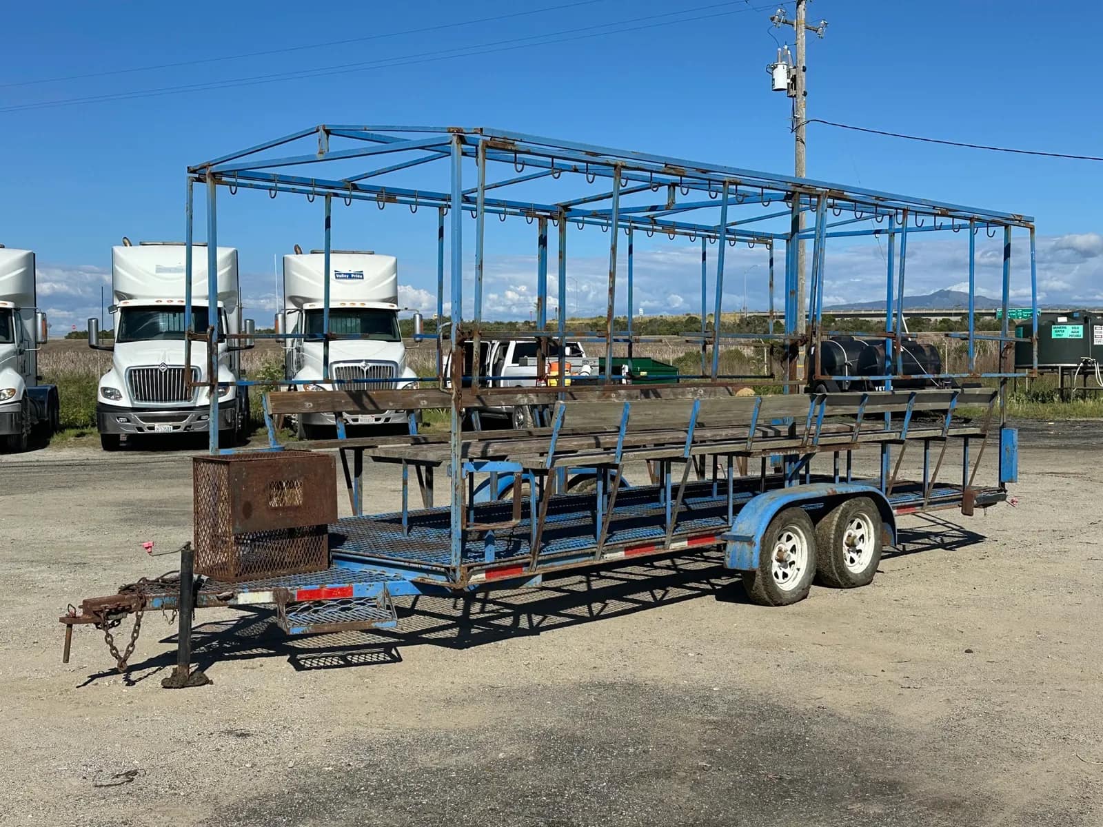 2015-20-double-axle-shade-trailer-with-2-16-benches-and-table-mobzitg4