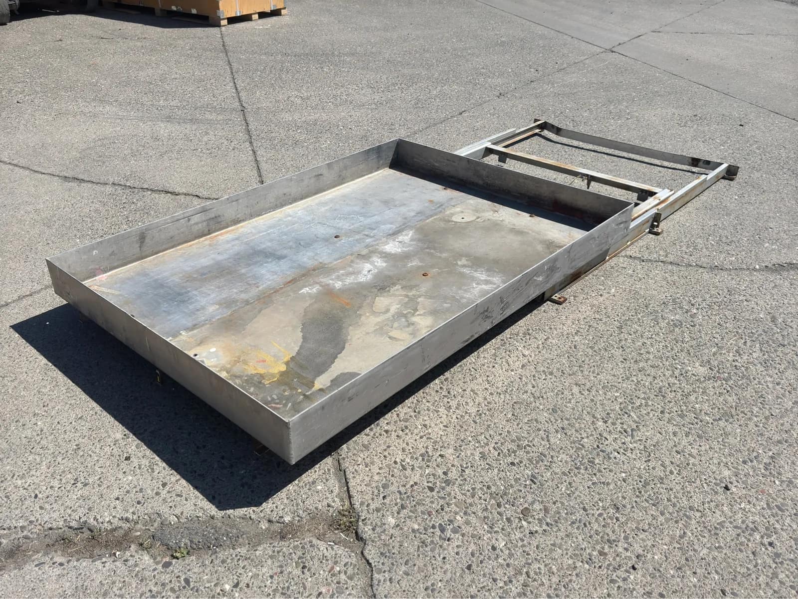 truck-bed-cargo-slide-tray-a1d0fe