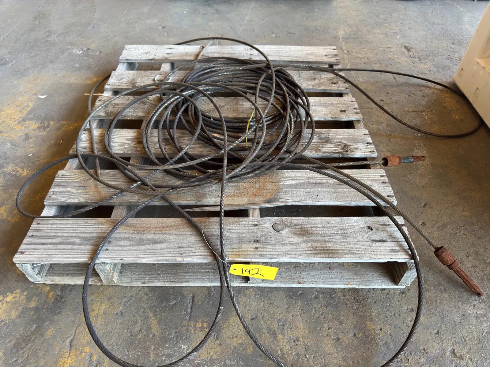 contents-of-pallet-steel-braided-cable-b14950
