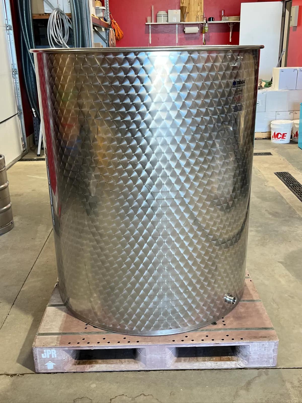 wine-tank-1000l-variable-capacity-flat-bottom-minox-04f898