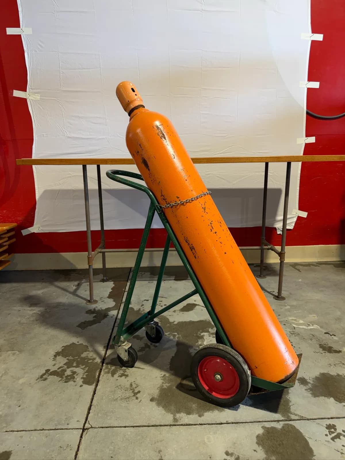 rolling-cart-for-industrial-gas-cylinders-cylinder-not-included-mon7qhk1