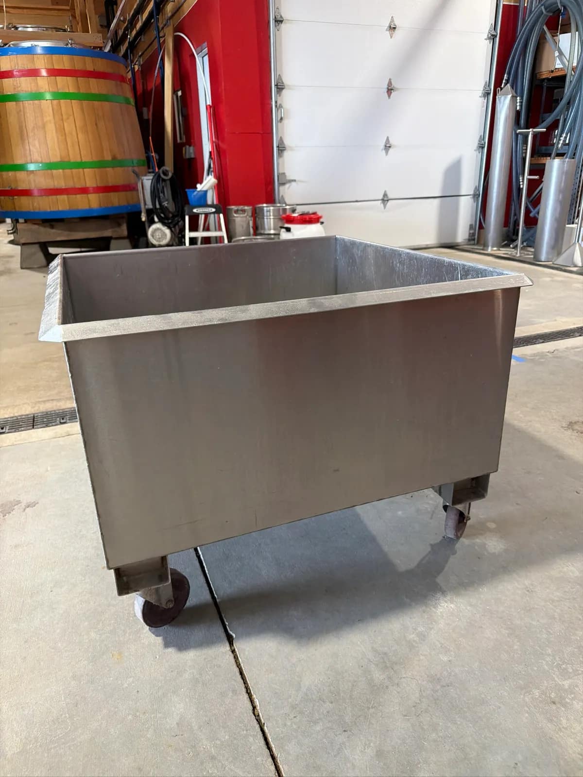 pump-over-cart-stainless-steel-on-casters-3-tri-clamp-outlet-mogfqxqa