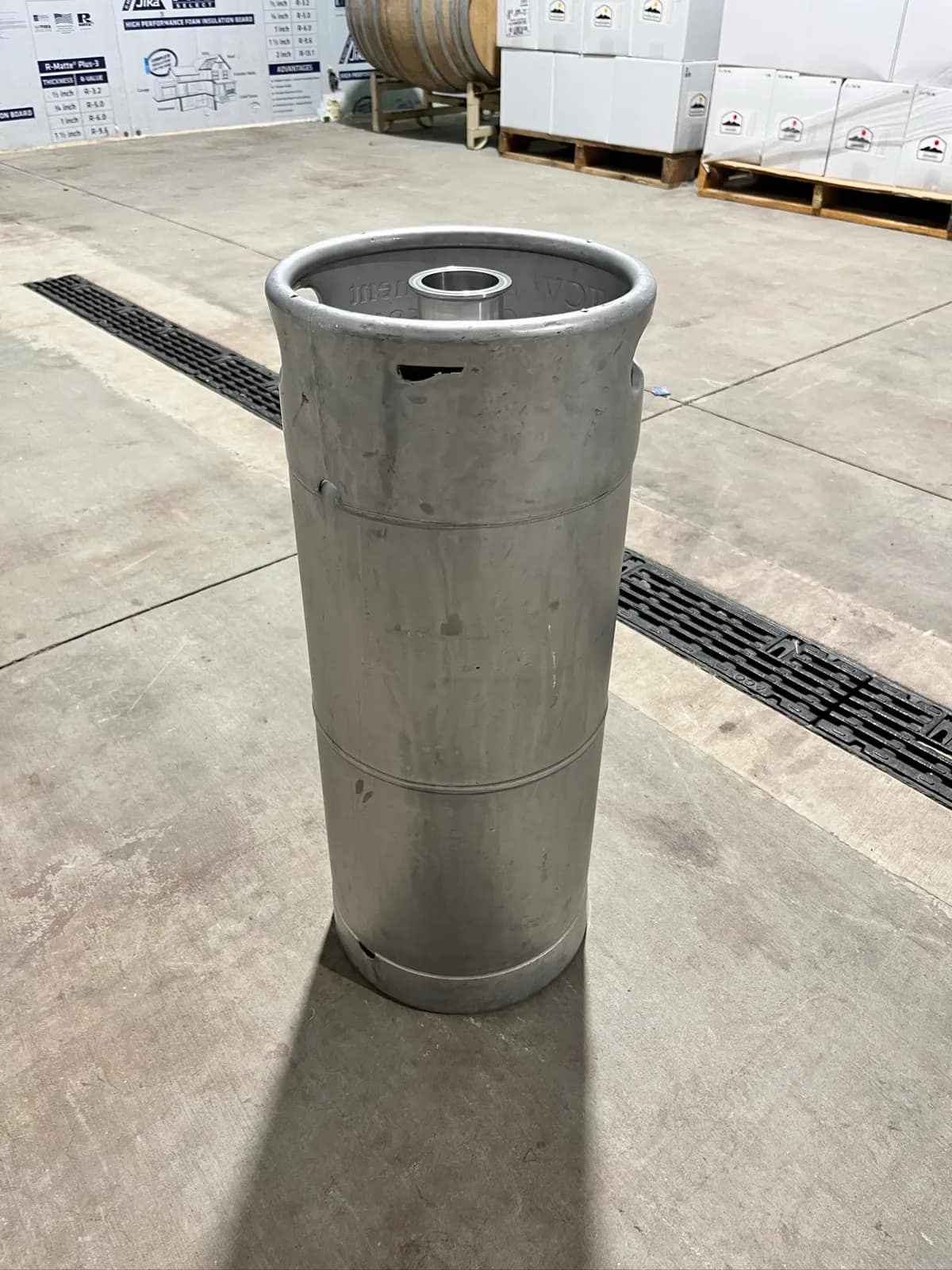 stainless-steel-keg-5-gal-triclover-lot-1-mogf0huq