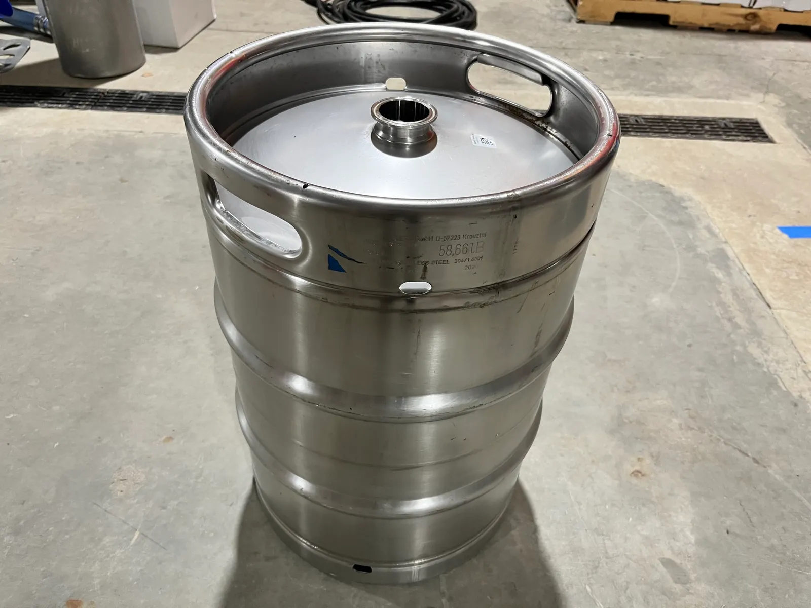 stainless-steel-keg-15-gal-capacity-triclover-lot-1-5329e3