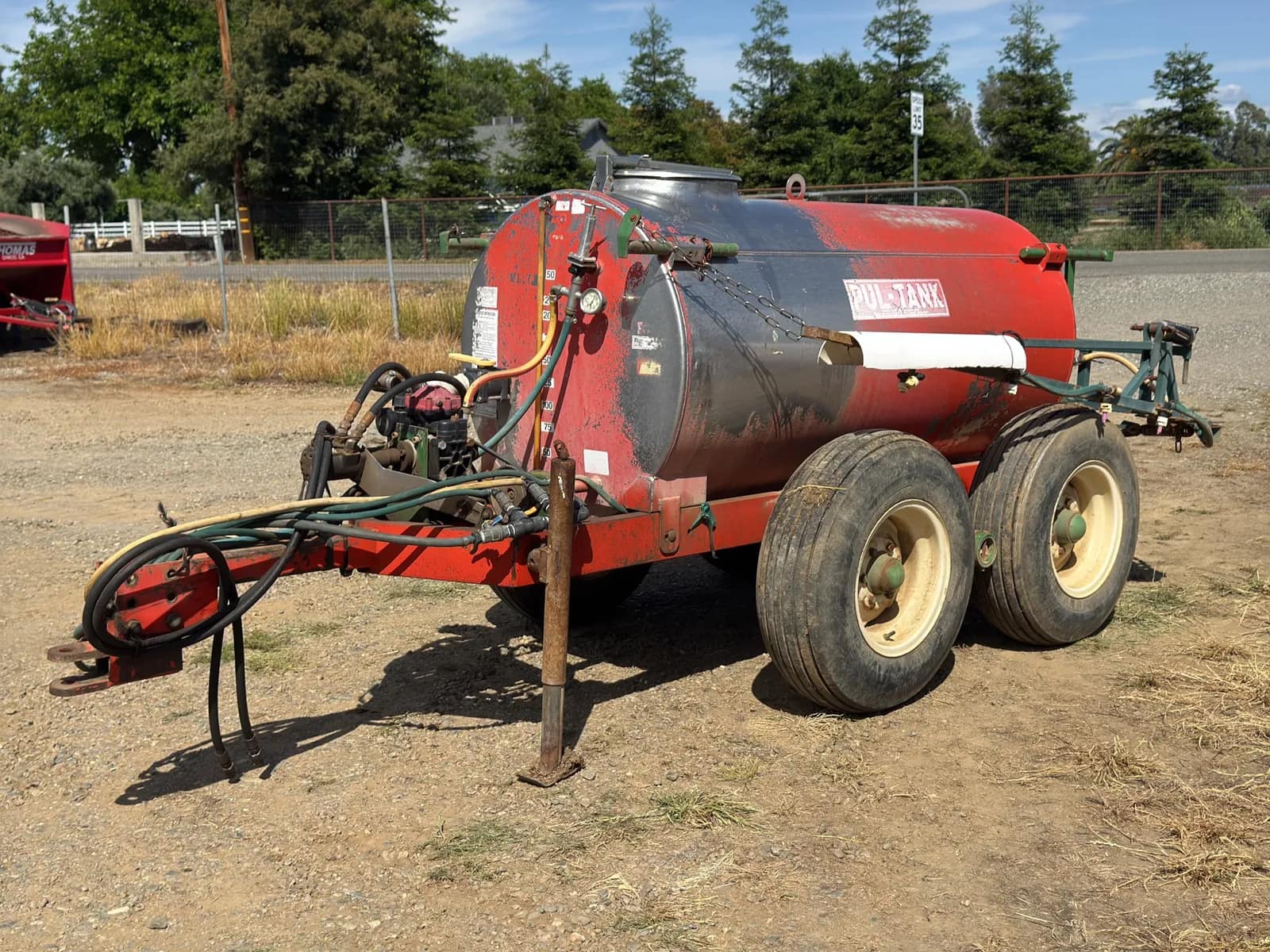 rears-pul-tank-300gal-sprayer-moua9142