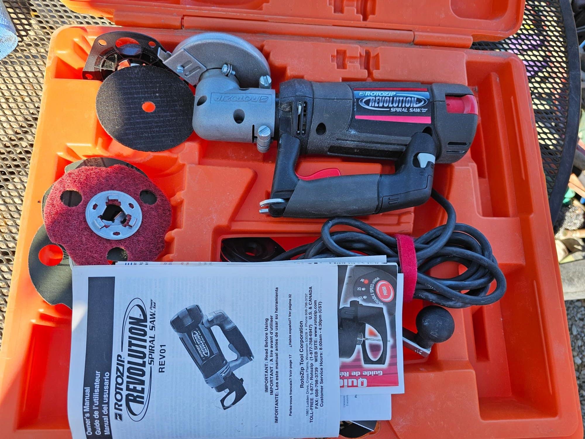 rotozip-revolution-spiral-saw-ms8482p3