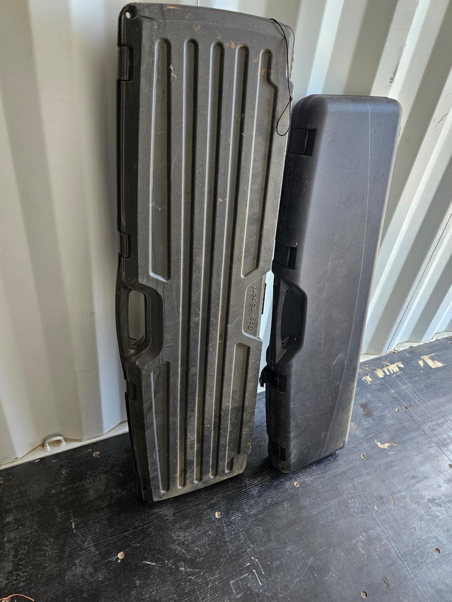 2-cases-mrwookcg