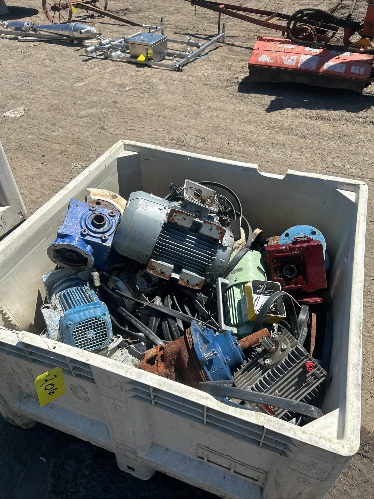 1-2-ton-bin-with-assortment-of-motors-096642
