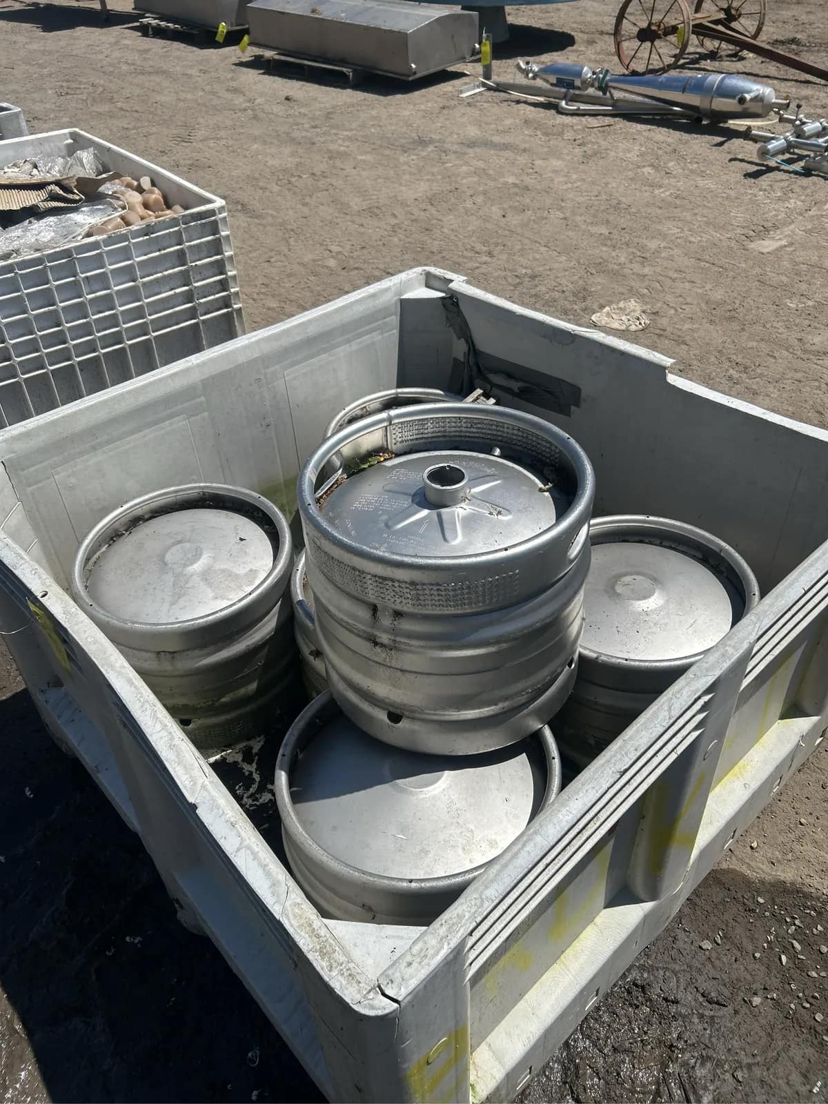 6-mini-kegs-in-a-12-ton-bin-mpohkohj