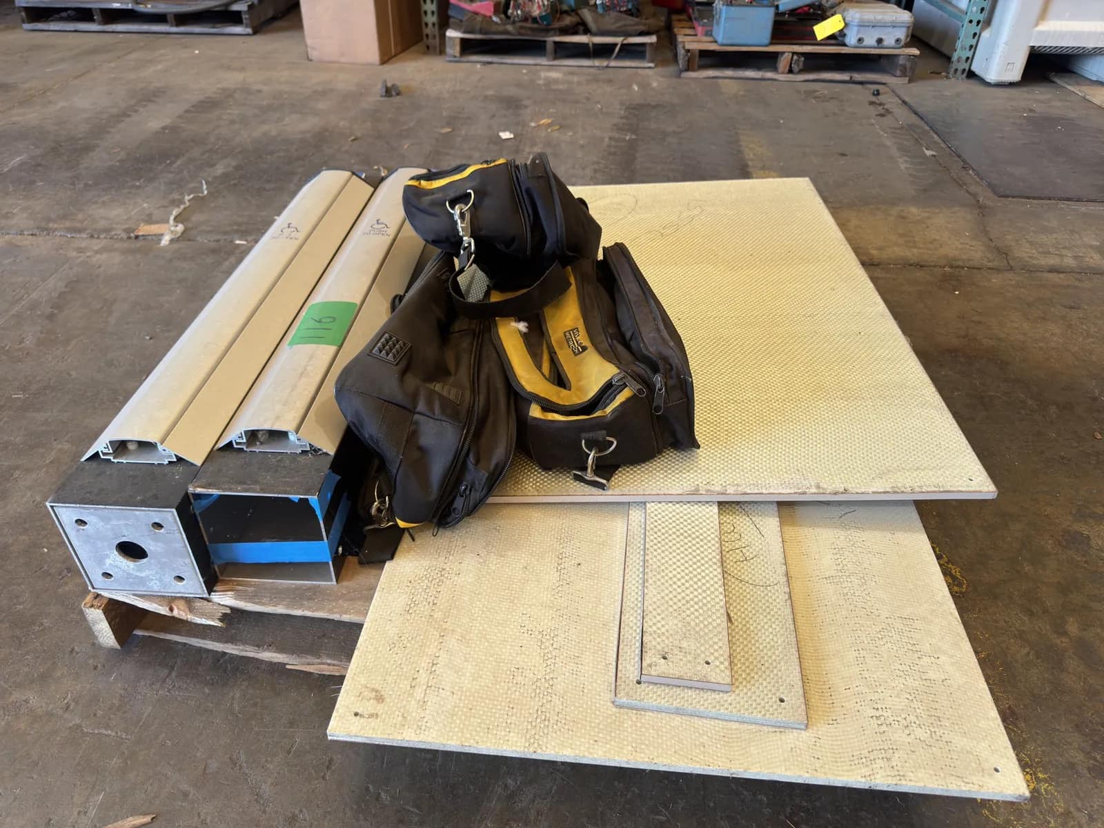 contents-of-pallet-disabled-entrance-actuators-woven-fiber-board-and-more-b35ff8