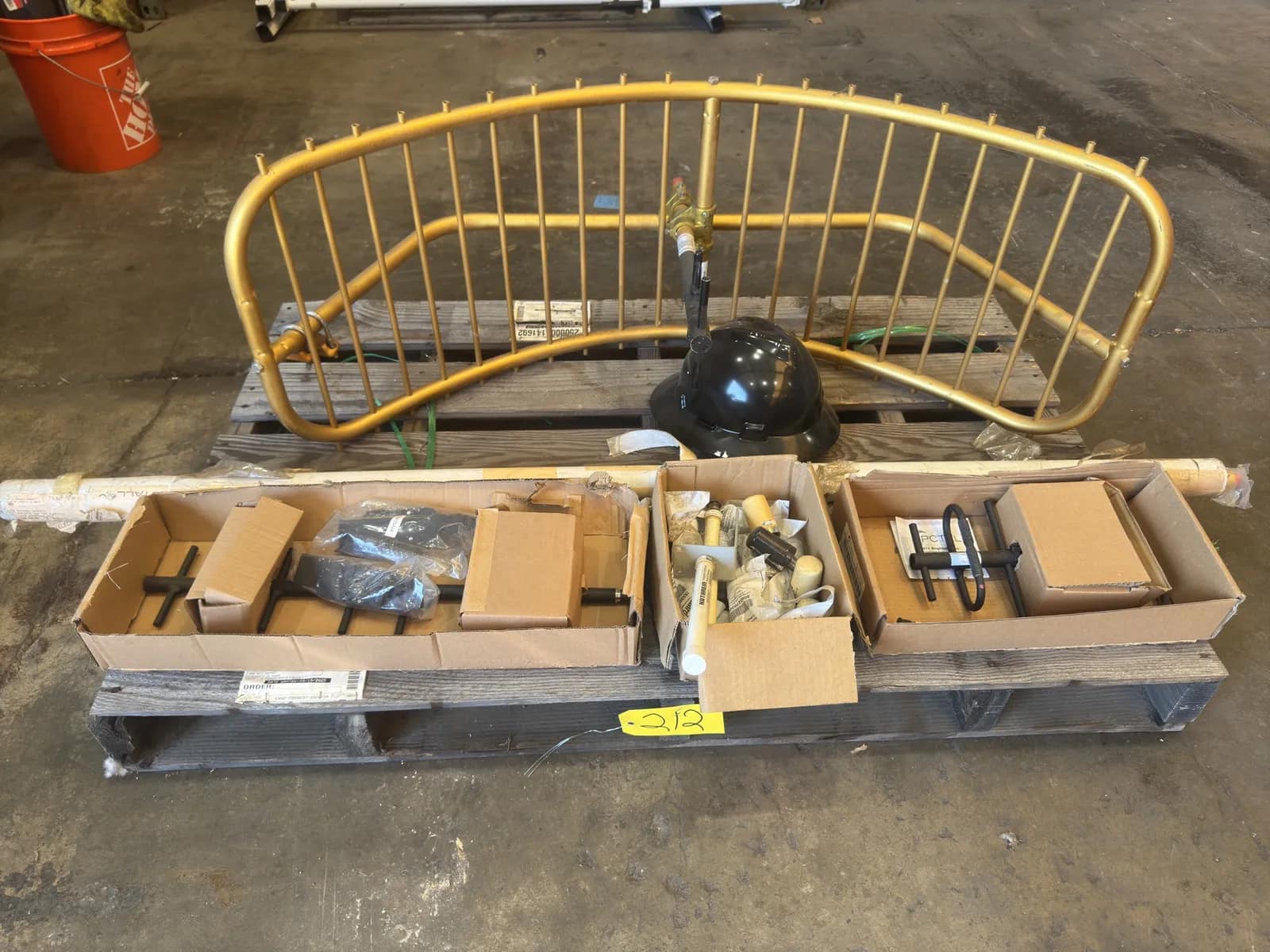 contents-of-pallet-assorted-antennas-052791