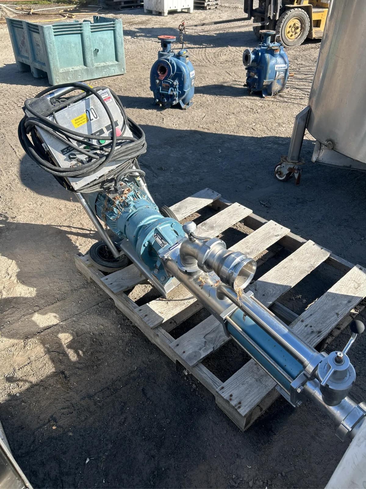 electric-winery-pump-cart-mpoi8rqg