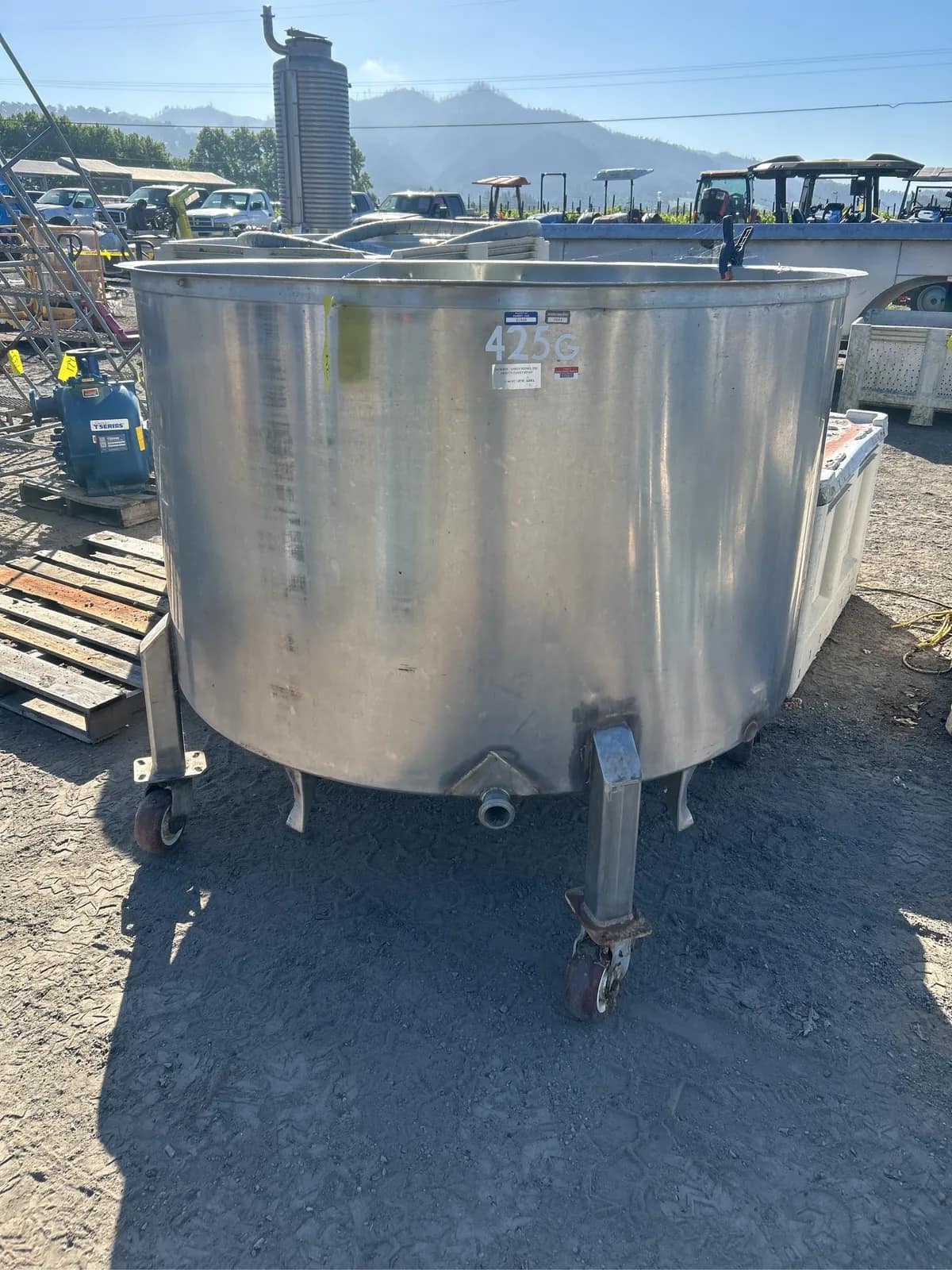 stainless-steel-tank-on-wheels-3ed5ed