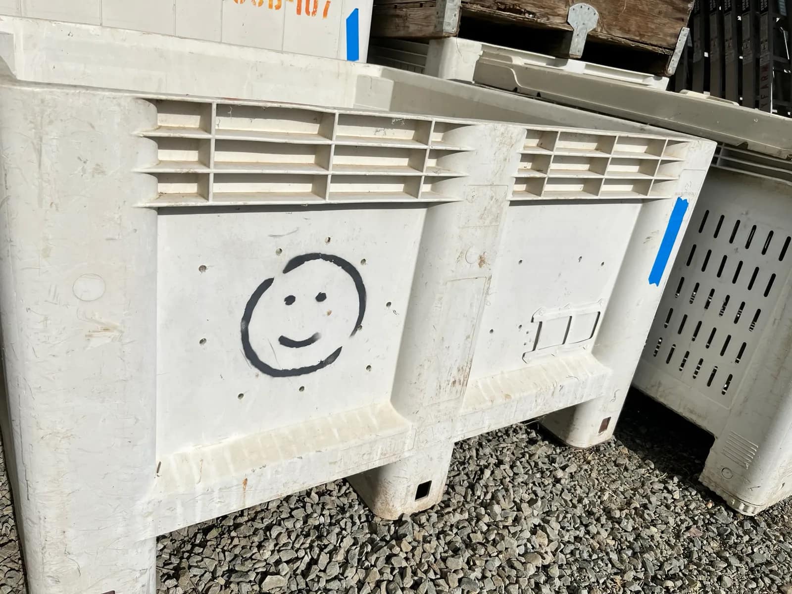 macro-bin-damaged-232ca3