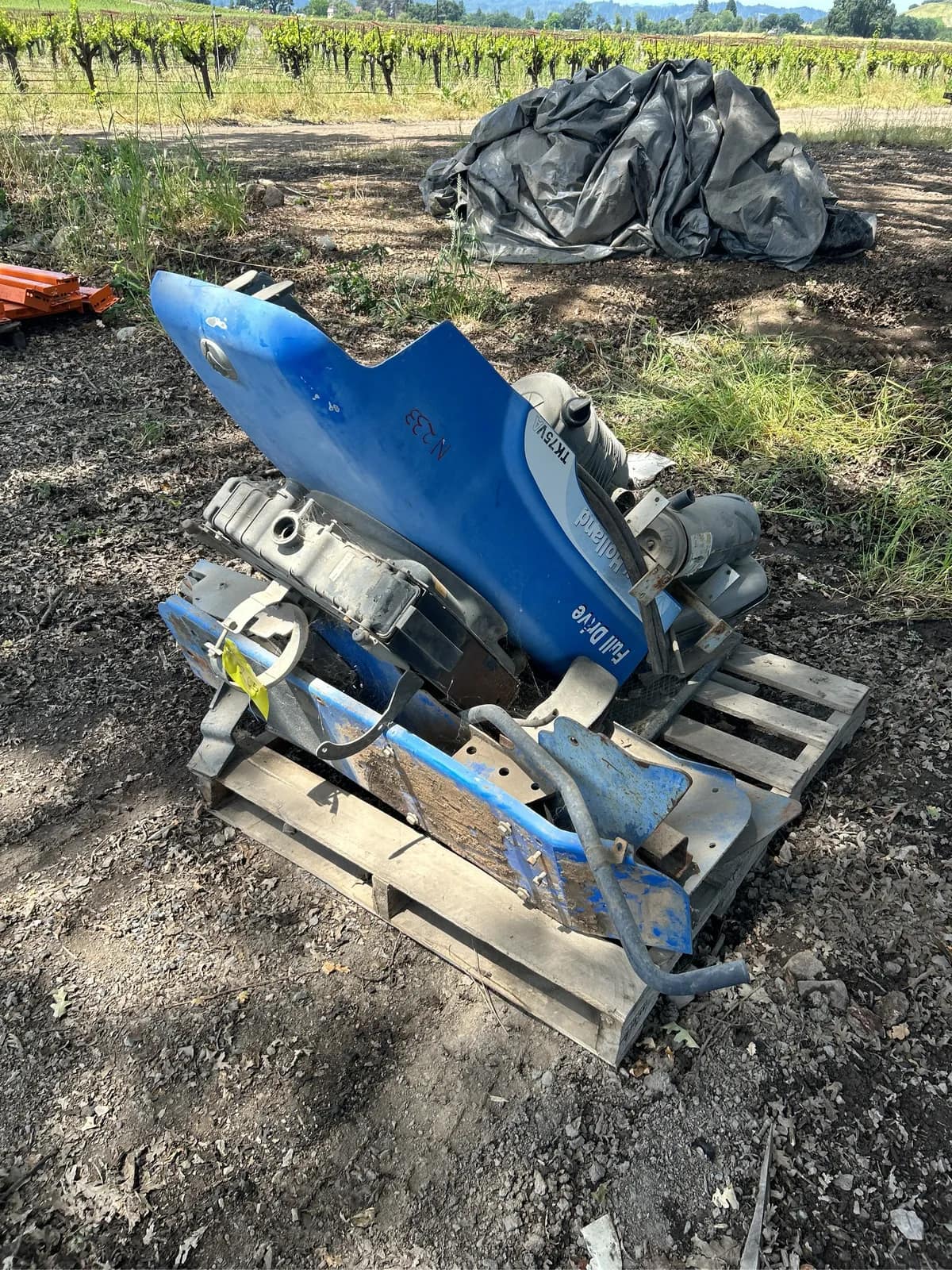 pallet-of-assorted-new-holland-tk75v-parts-mpoiqfdj