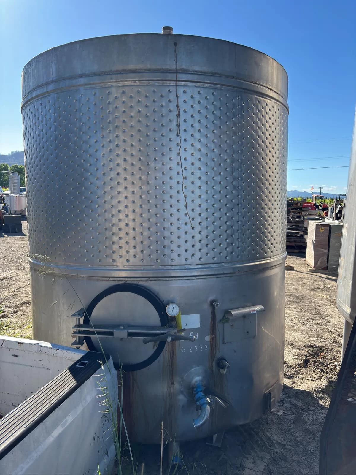 stainless-wine-tank-9f336e