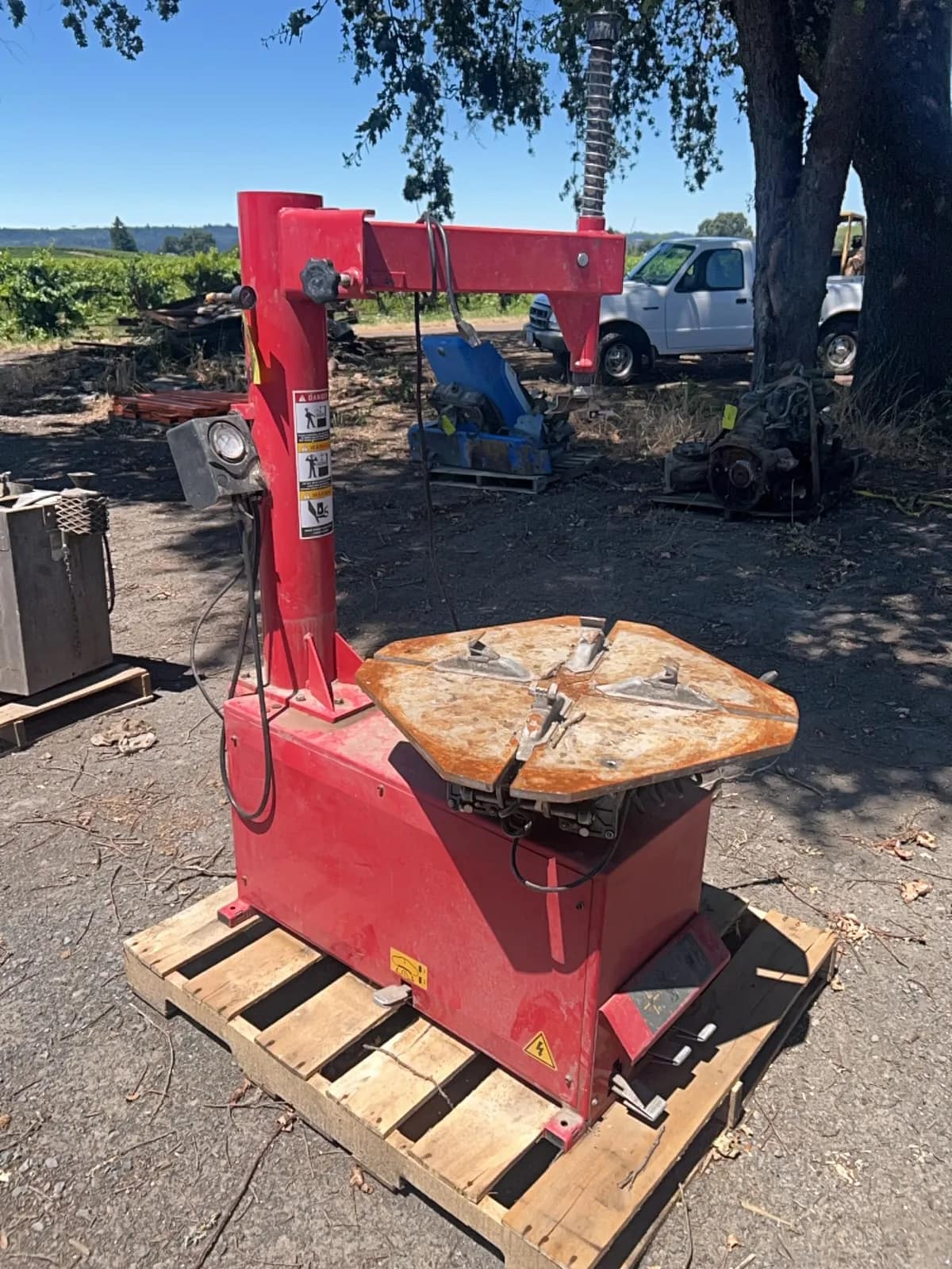 tire-mounting-machine-be668d