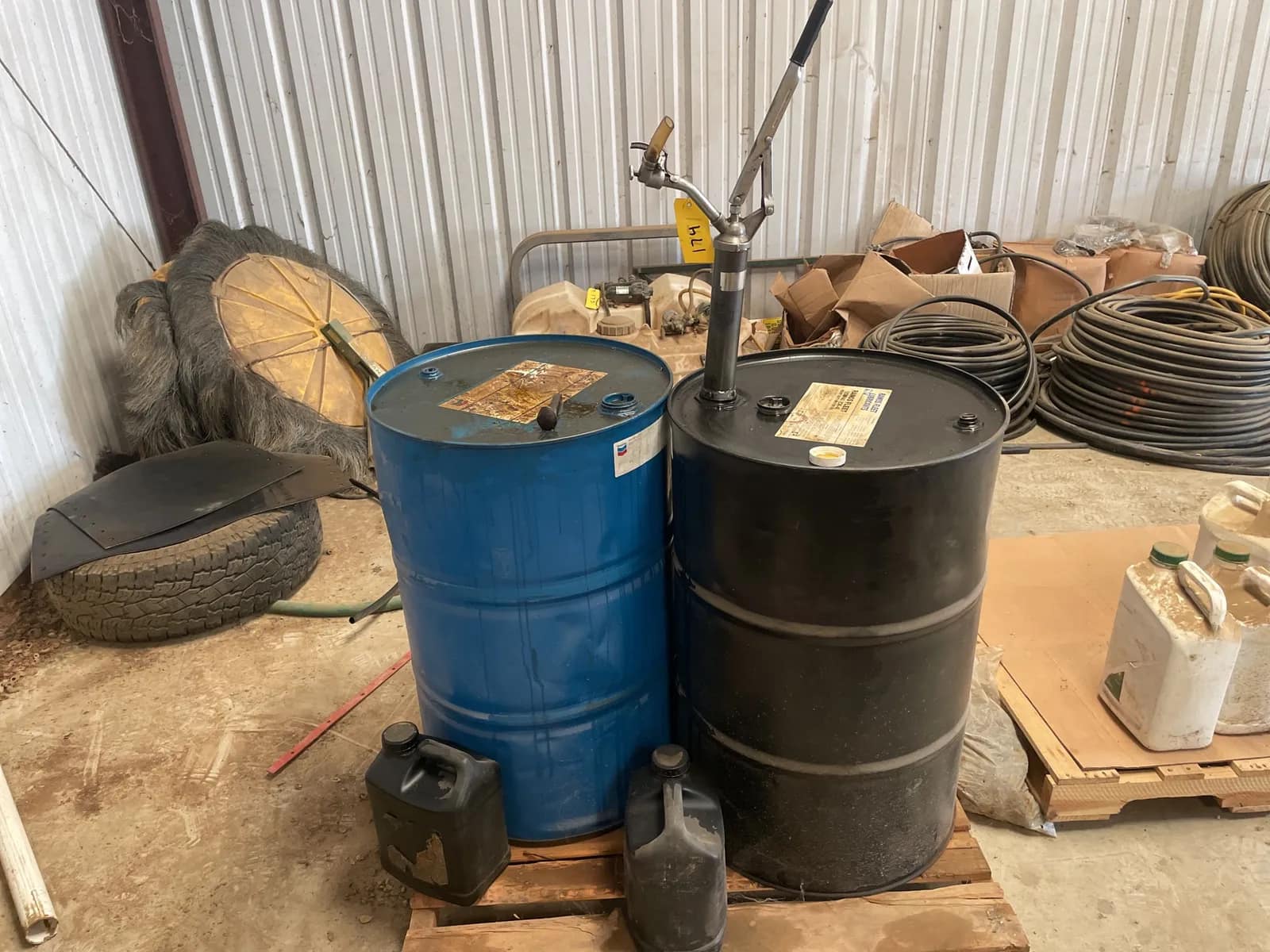 metal-drum-barrels-and-oil-0fbf0c