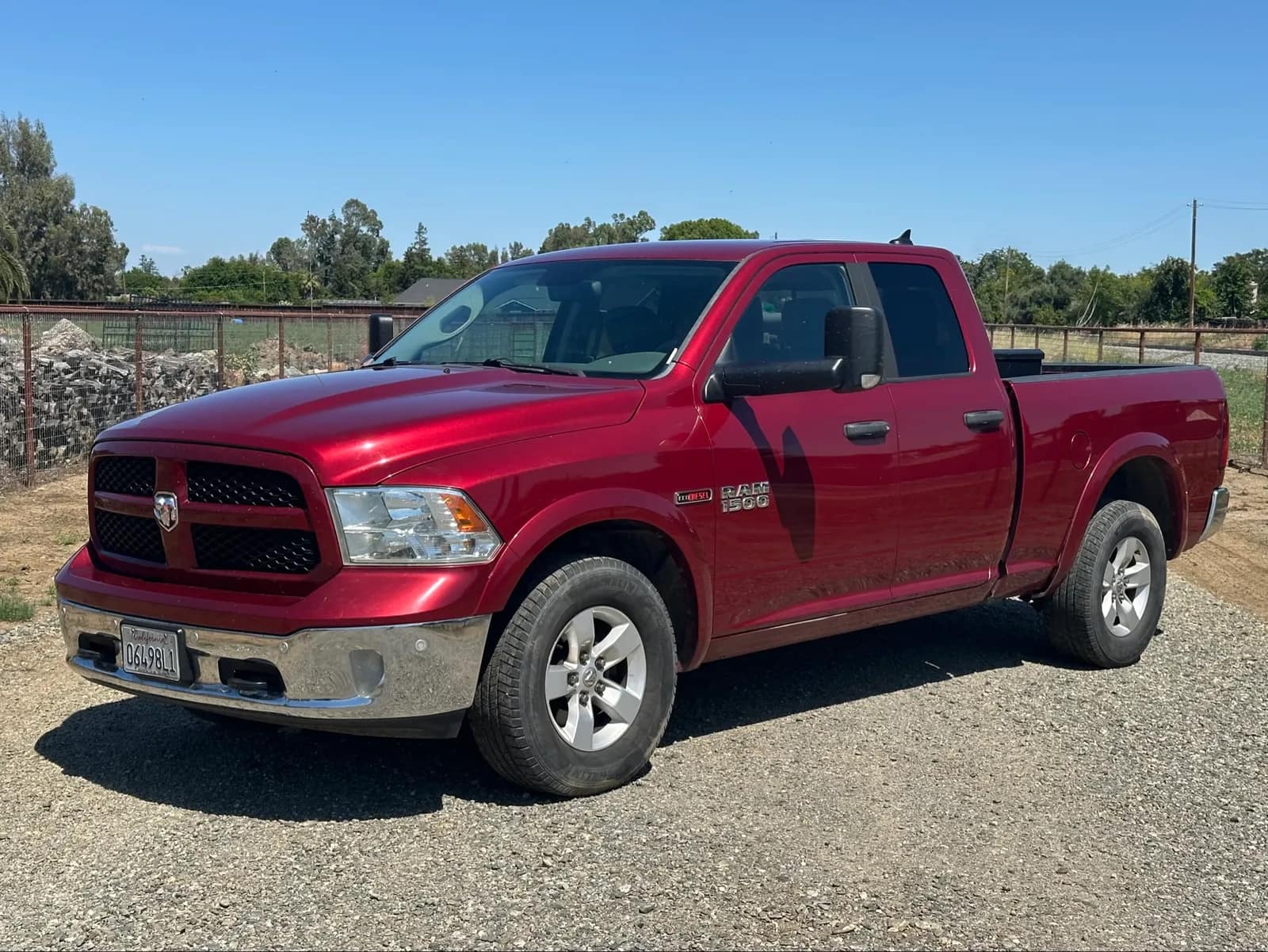 2015-ram-1500-4x4-extended-cab-diesel-pickup-with-bed-mounted-fuel-tank-and-tool-box-mq15ans9