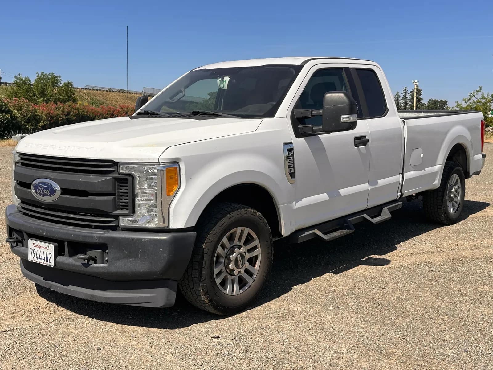 2017-ford-f-250-xl-supercab-pickup-mpvrnsf3