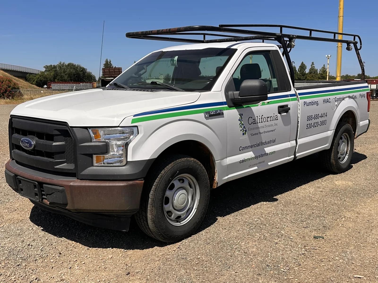 2017-ford-f-150-xl-pickup-with-lumber-rack-mpvro7l9