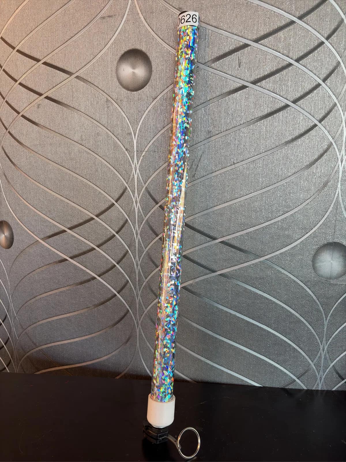 handheld-confetti-cannon-silver-mylar-cedce2