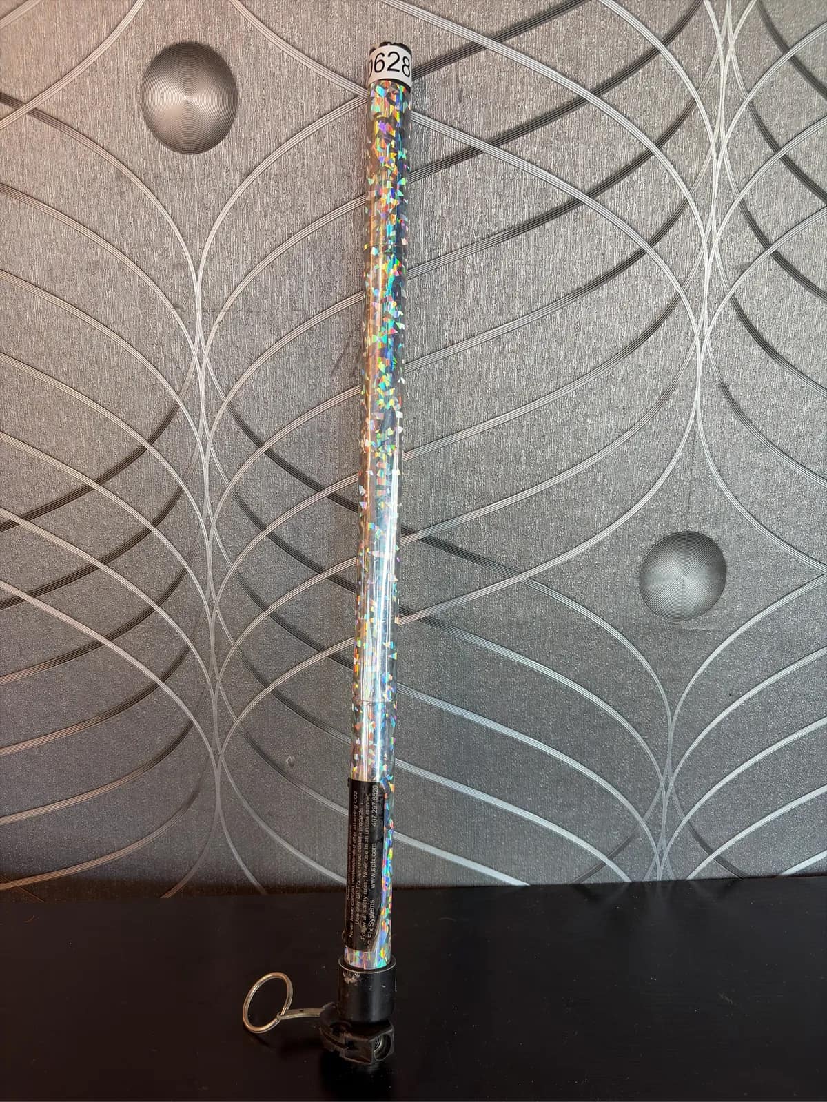 handheld-confetti-cannon-silver-mylar-74aa12