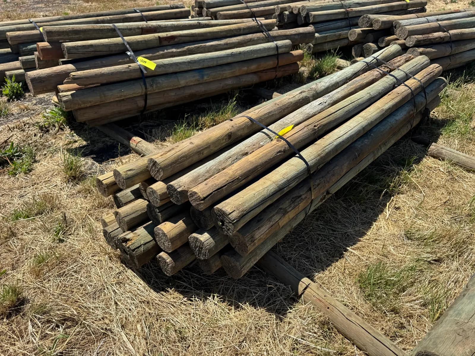 approximately-20-9-wood-posts-0408-1779478697323-mphbo6ej