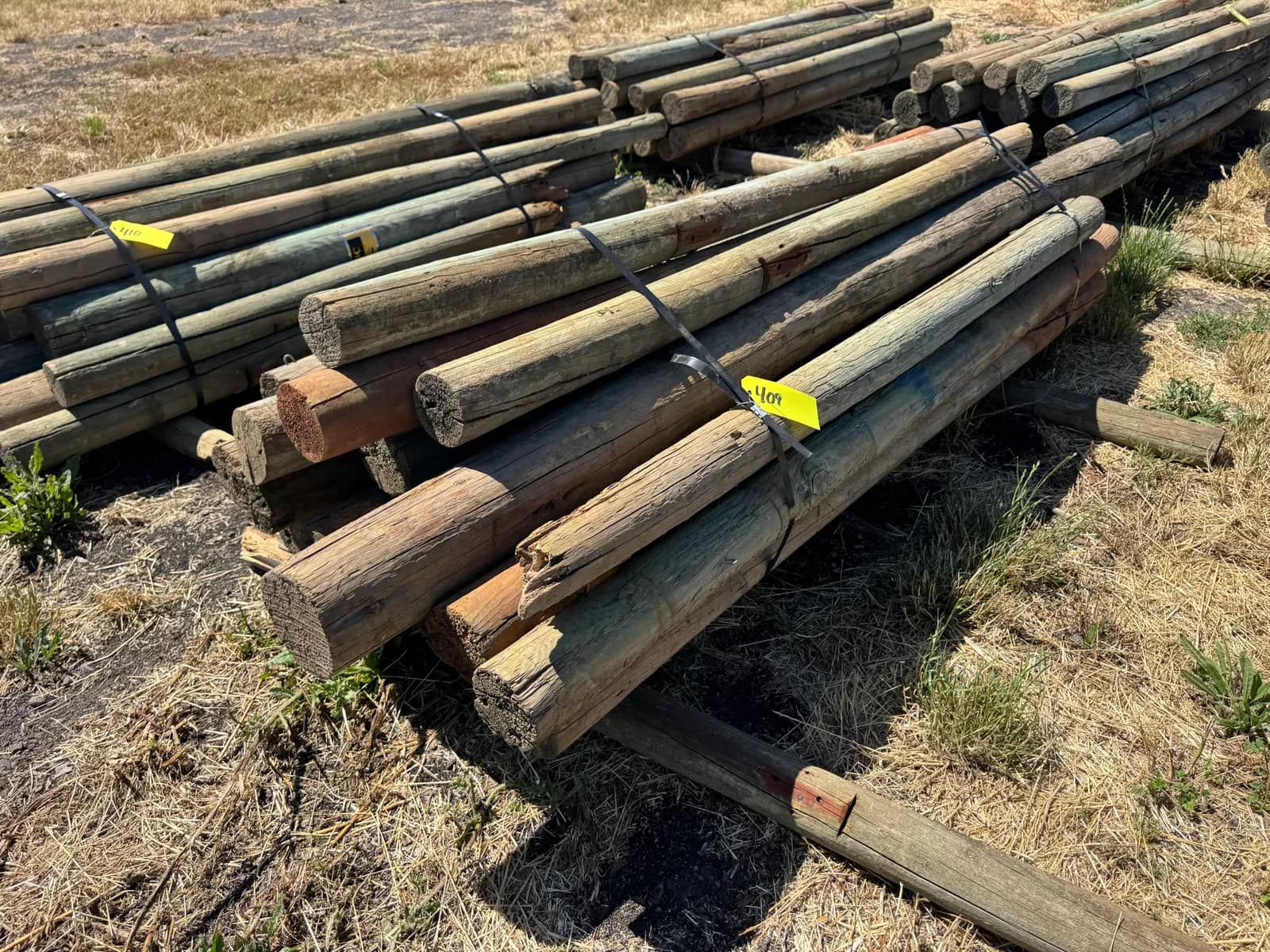 approximately-20-9-wood-posts-0409-1779478697323-mphbo6ej