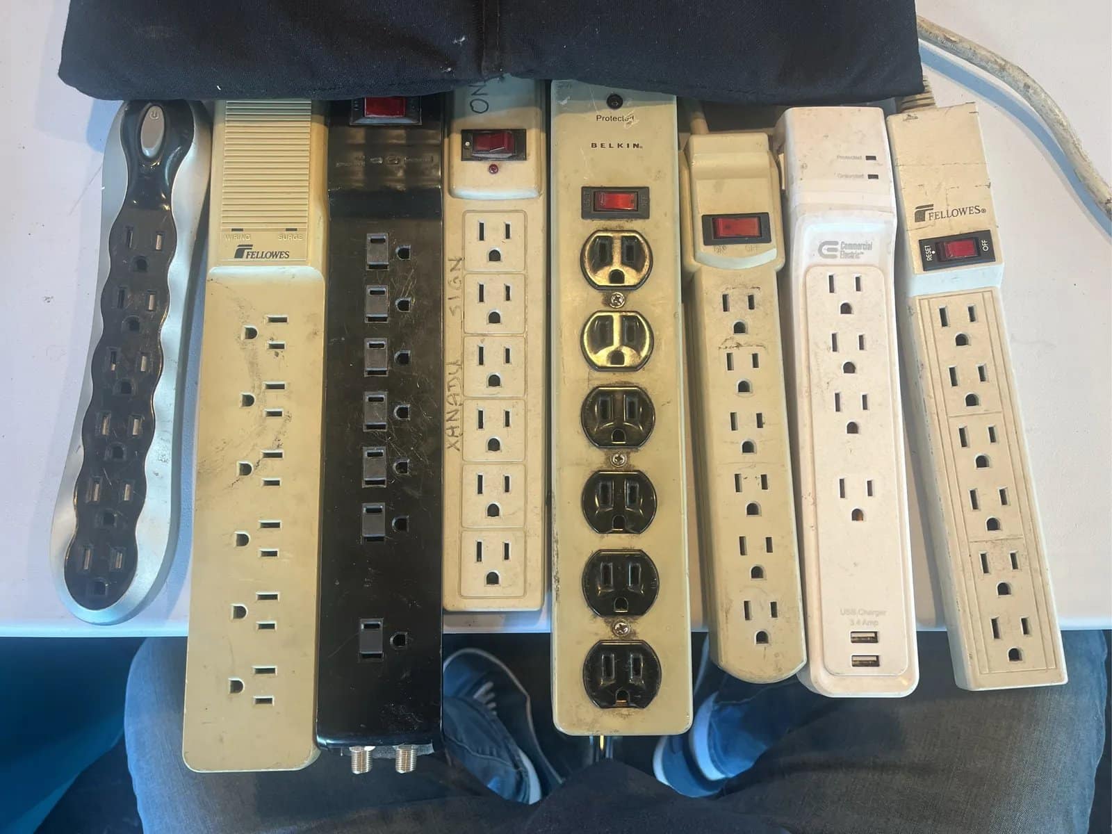 assorted-power-strips-and-surge-protectors-lot-43b353