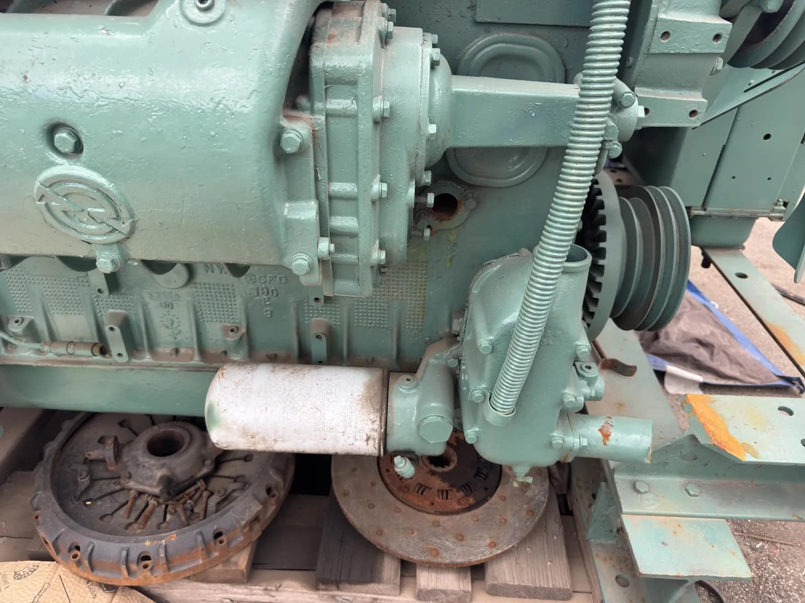 Twin-Engine Detroit Diesel Inline 6 Motors With Combining Gearbox, photo 11 of 36