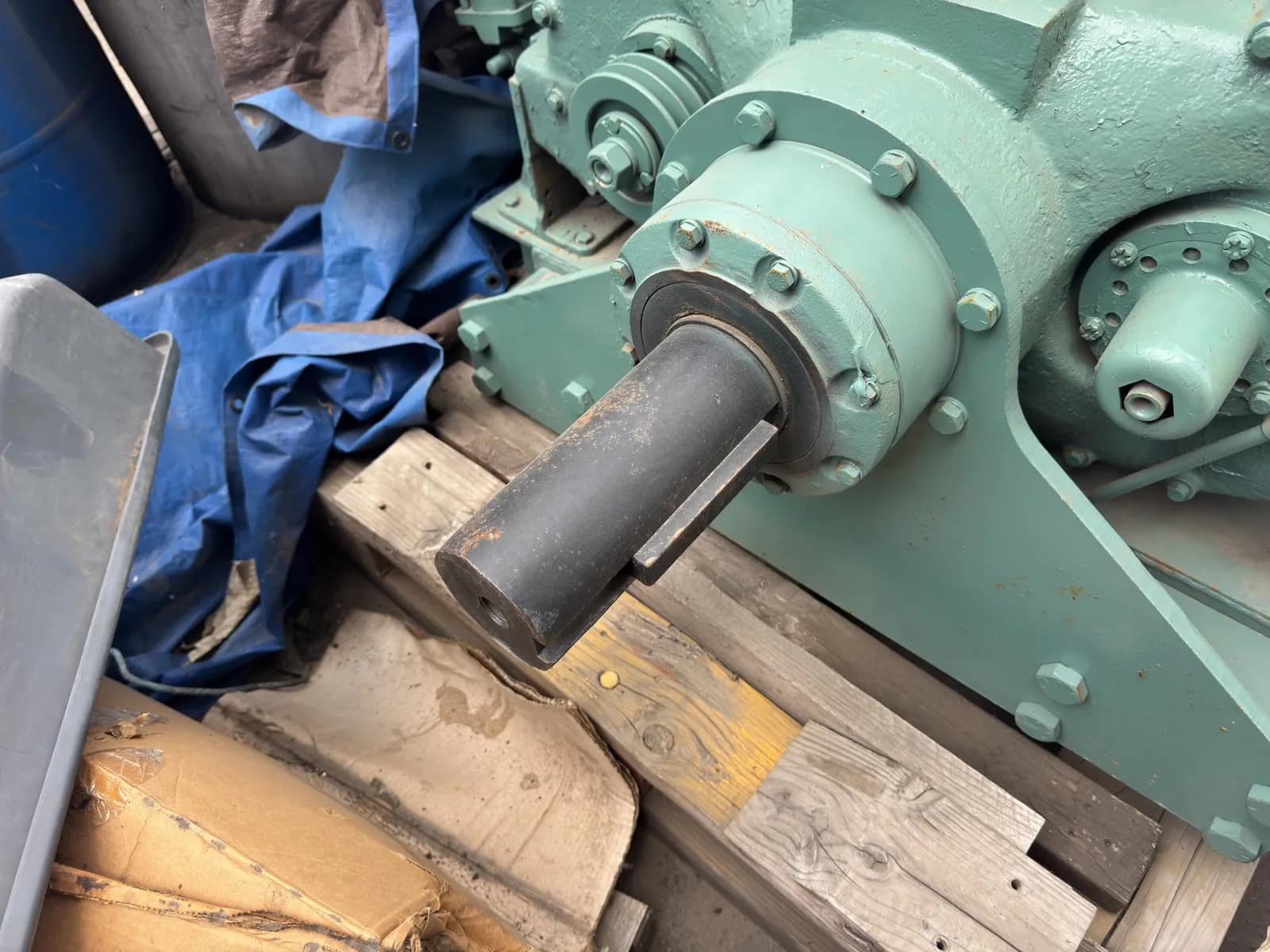 Twin-Engine Detroit Diesel Inline 6 Motors With Combining Gearbox, photo 14 of 36