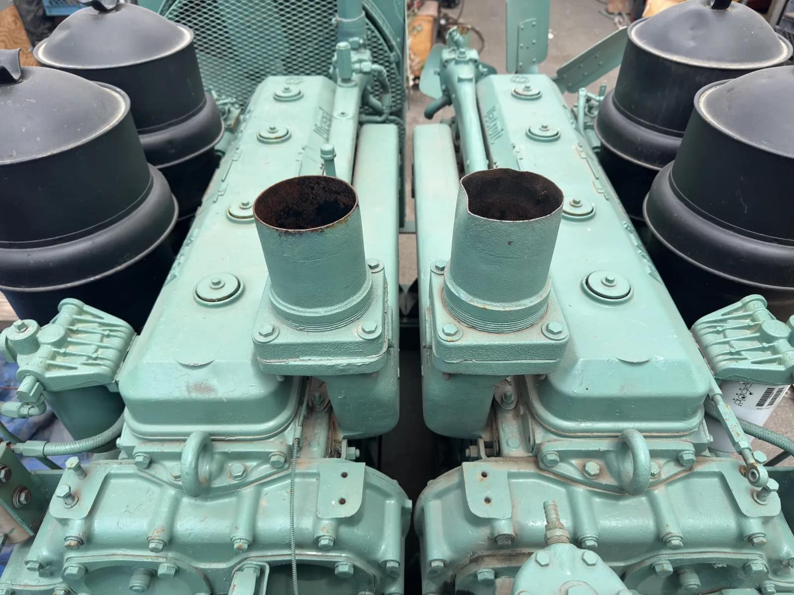 Twin-Engine Detroit Diesel Inline 6 Motors With Combining Gearbox, photo 21 of 36