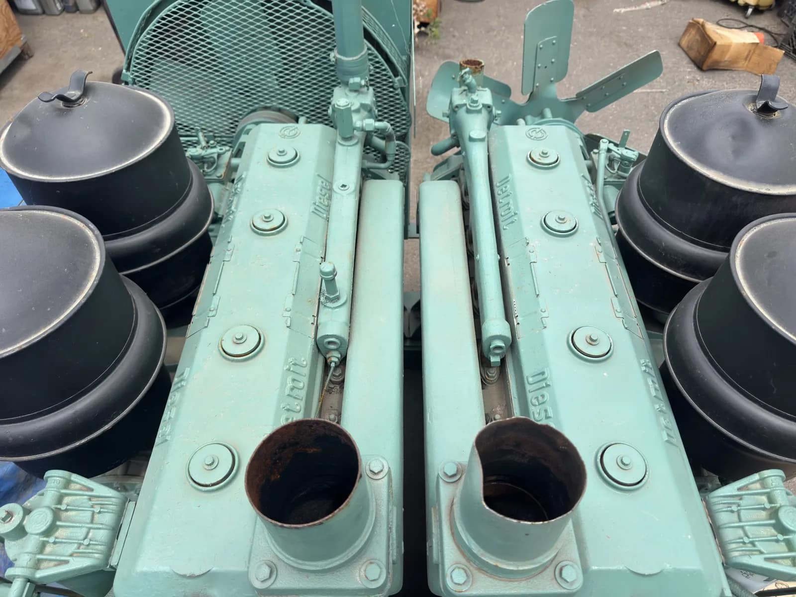Twin-Engine Detroit Diesel Inline 6 Motors With Combining Gearbox, photo 22 of 36