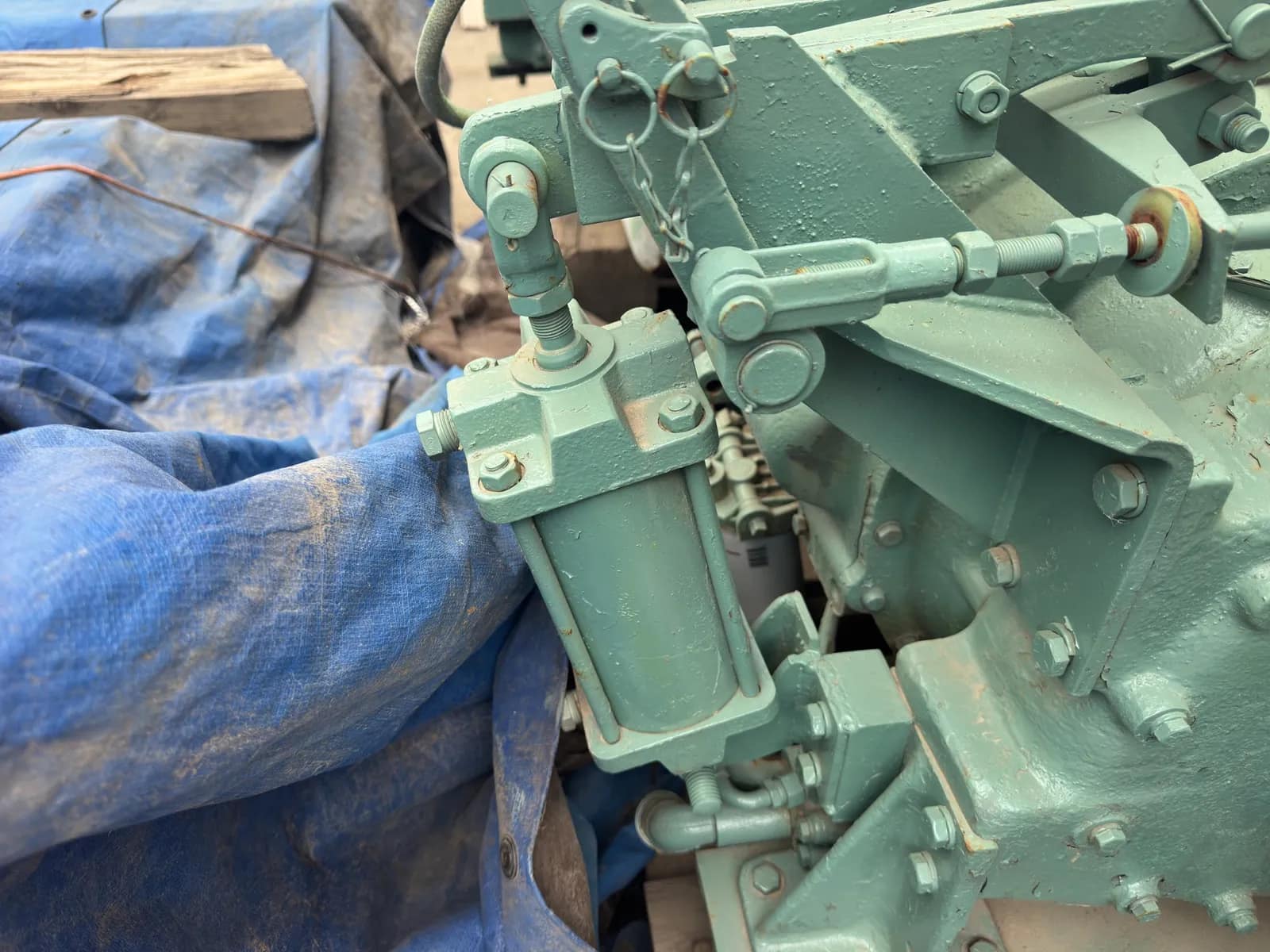 Twin-Engine Detroit Diesel Inline 6 Motors With Combining Gearbox, photo 24 of 36