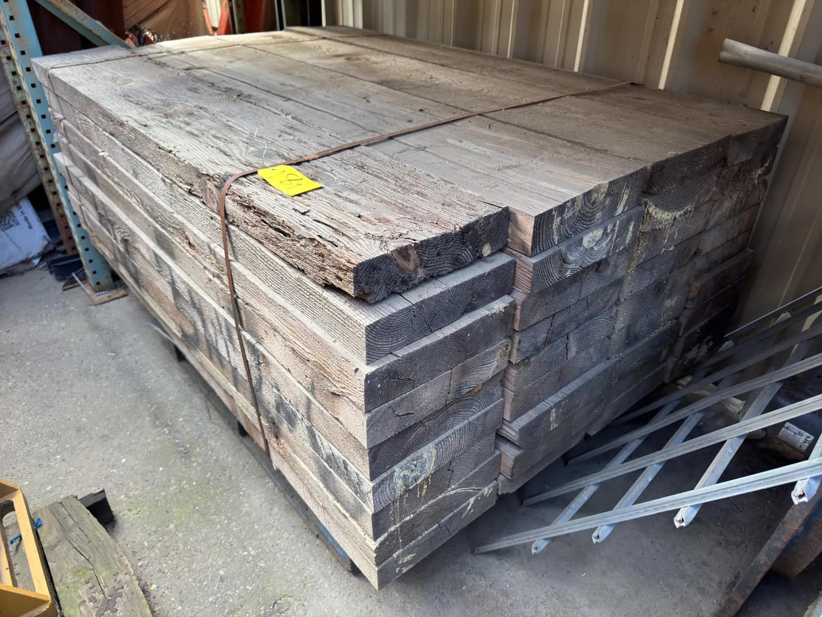 contents-of-pallet-36-12-x3-x72-wood-planks-mqvbuoli