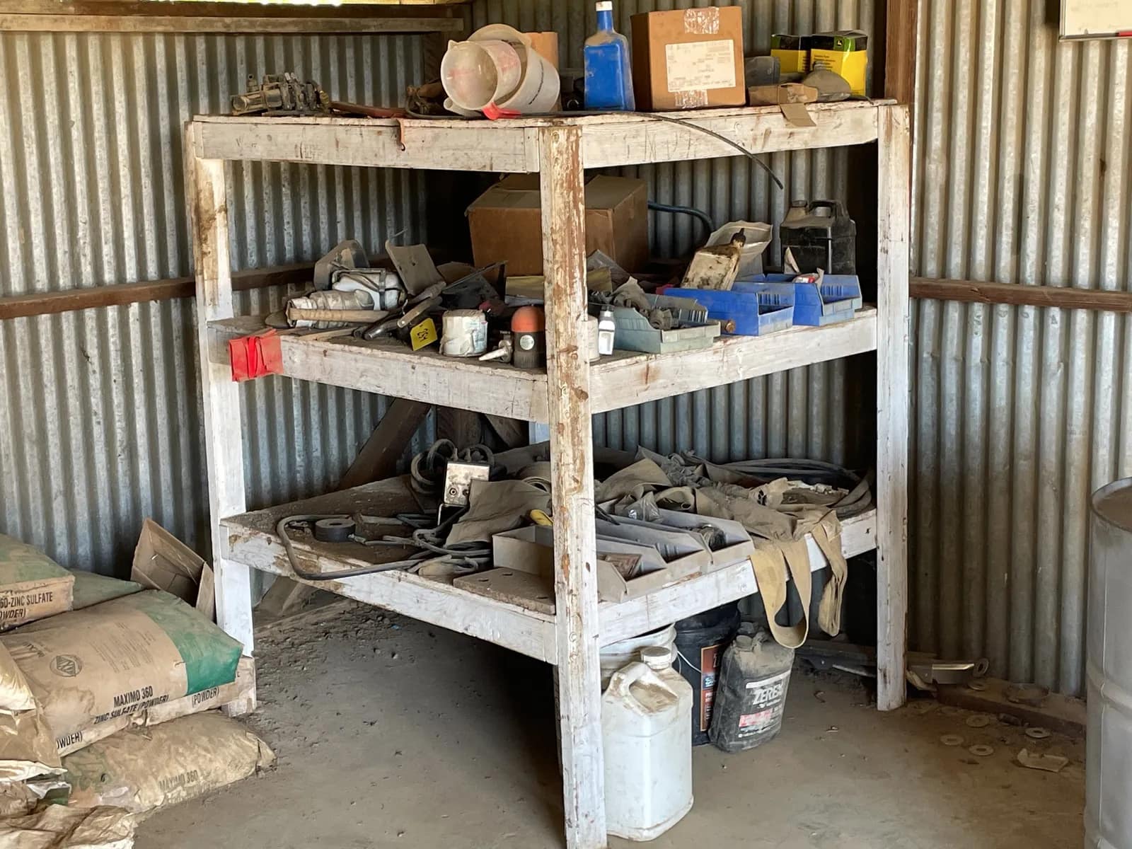 shelving-unit-with-contents-assorted-tools-equipment-parts-and-more-mpr5de7r